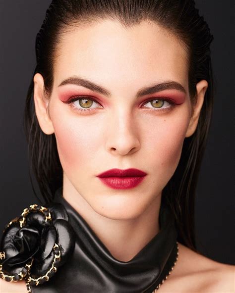 chanel fall makeup 2020|chanel runway 2020.